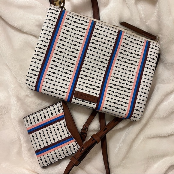 Fossil | Matching Purse and Wallet - Picture 11 of 16